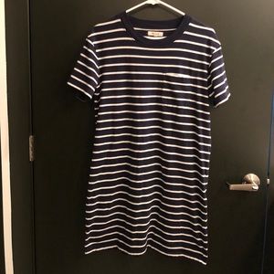 ✨Madewell stripped t-shirt dress.